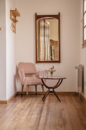 Standard Double Room | Laptop workspace, free WiFi - La Noire Petit Hotel (Buenos Aires)