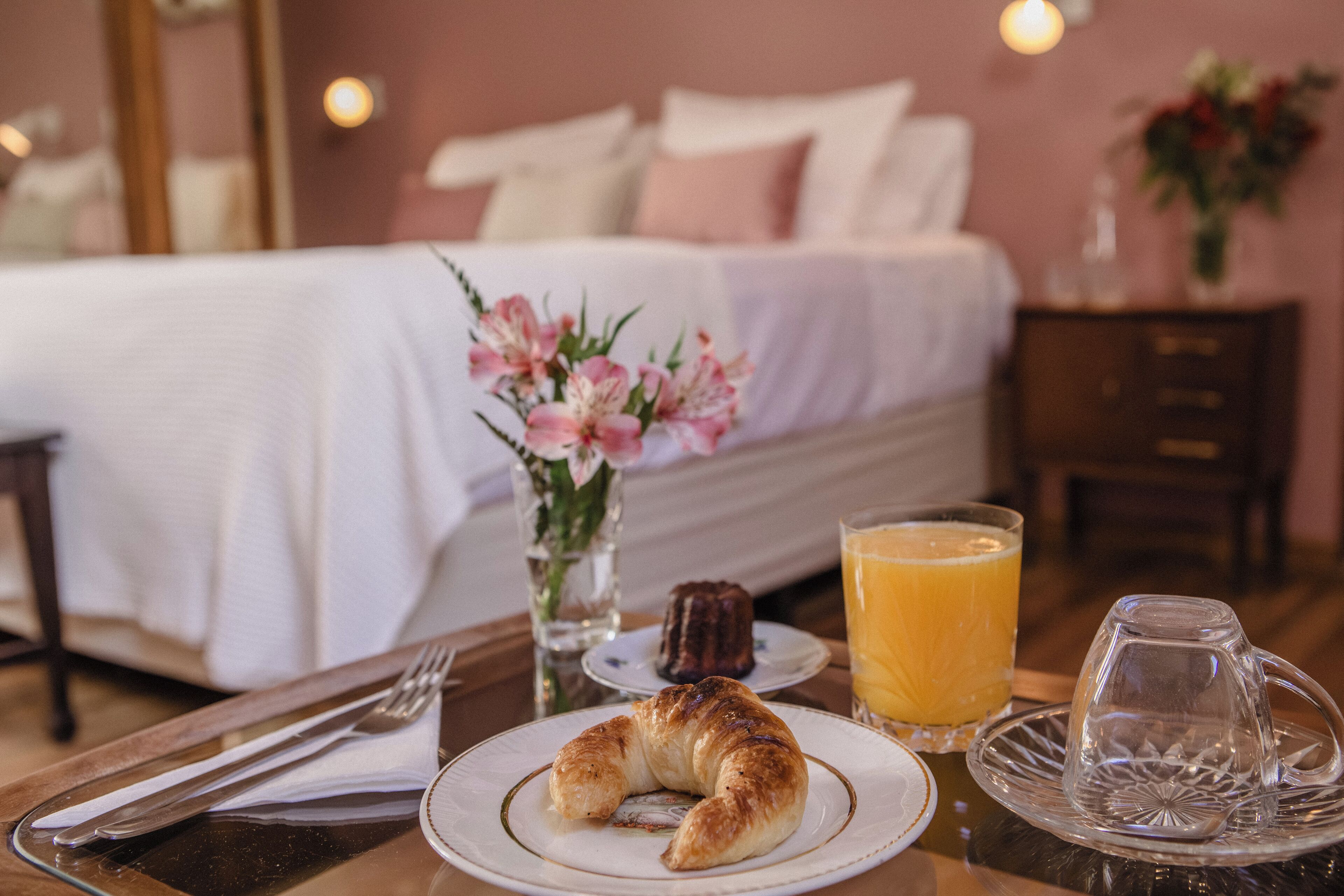 Espacio para trabajar con laptop y wifi gratis 