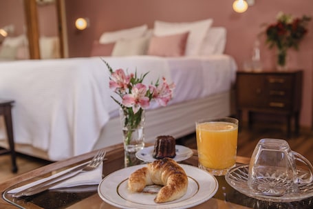 Superior Room | Laptop workspace, free WiFi