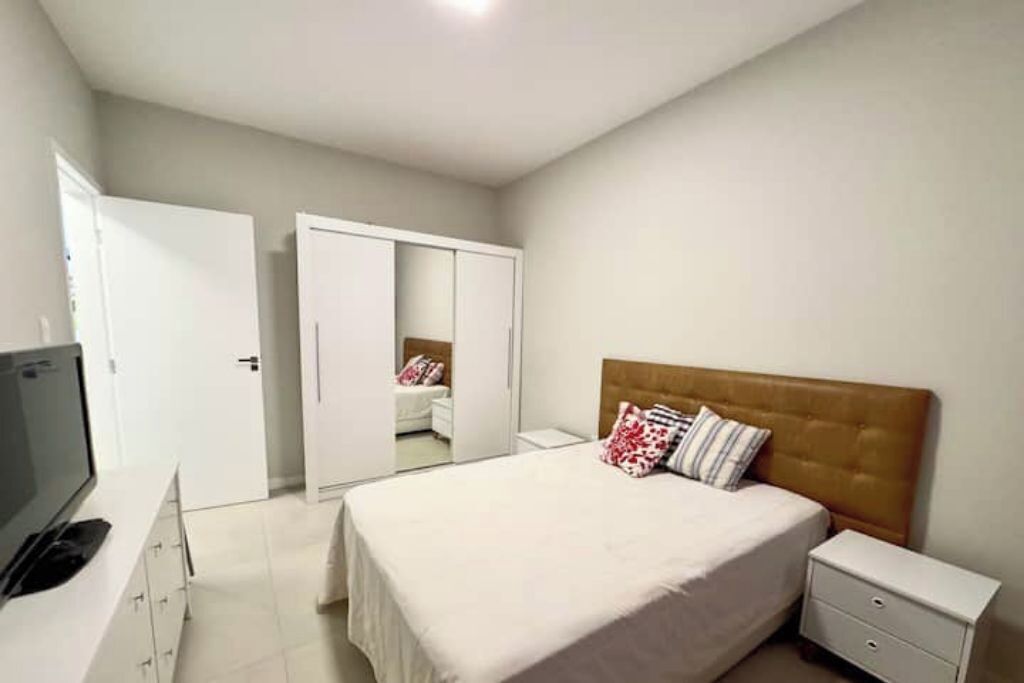 1 chambre, fer et planche à repasser, accès Internet, draps fournis