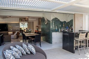 Bar (on property) - High-end penthouse 300 meters from the sea (Florianópolis)