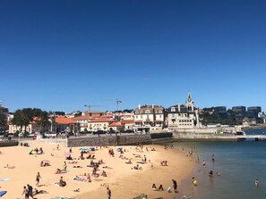 Una spiaggia nelle vicinanze