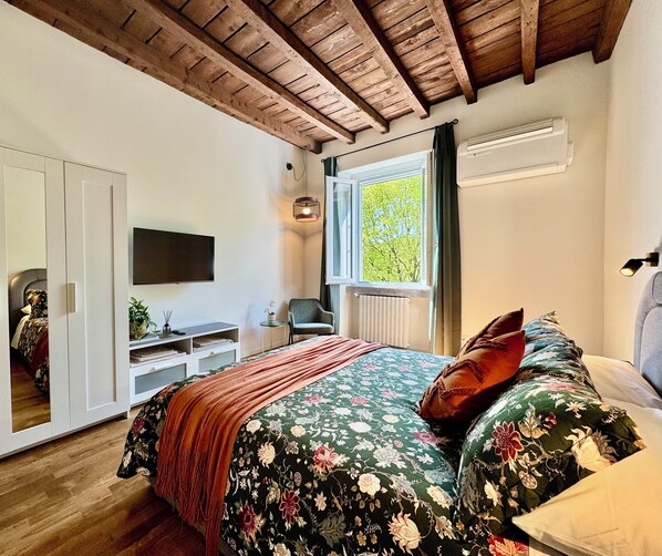 1 bedroom, iron/ironing board, travel crib, free WiFi