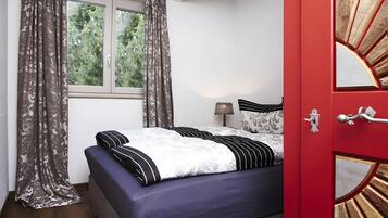 2 bedrooms, WiFi, bed sheets