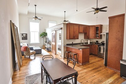 Lookout Loft over the Monroe Square