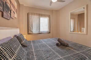 1 chambre, fer et planche à repasser, Wi-Fi, draps fournis