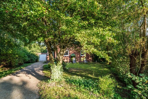 Apartment 'Alte Polizeistelle Ferienwohnung 2' with Private Terrace, Private Garden and Wi-Fi