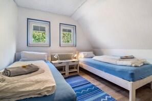 2 bedrooms, WiFi, bed sheets