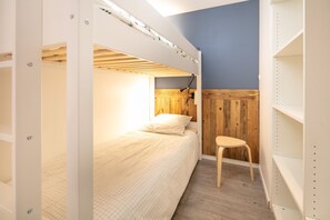 1 bedroom, iron/ironing board, bed sheets