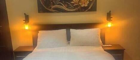 4 bedrooms, iron/ironing board, Internet, bed sheets