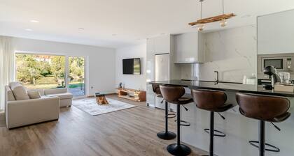 Ferienhaus 'Serração T1' mit Seeblick, WLAN und Klimaanlage