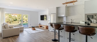 Vakantiehuis 'Serração T1' met Uitzicht op het Meer, Wi-Fi en Airconditioning