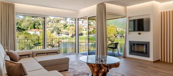 Holiday Home 'Serração T2' with Lake View, Wi-Fi and Air Conditioning