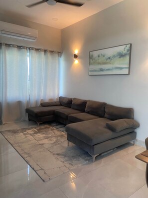 TV - Plush Skyview Penthouse (Belmopan)
