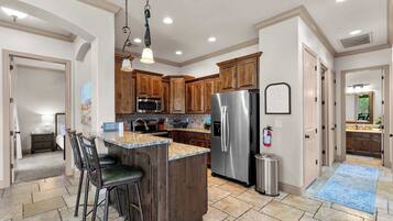 Condo, nhiều giường, ban công, quang cảnh núi (The Overlook) | Bếp riêng