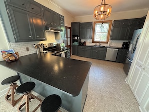 ميكروويف، فرن، موقد طهي مسطح، غسالة أطباق