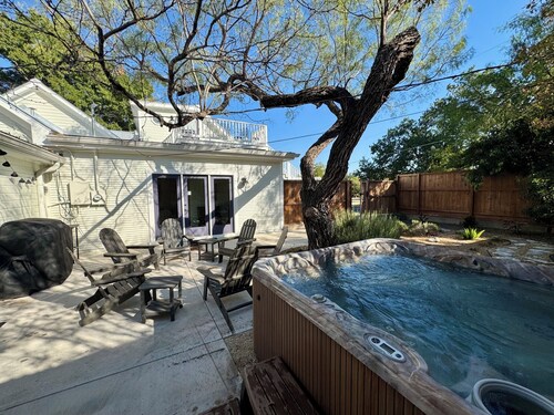 Historic Charm Meets Hill Country Fun
1898 Home in Downtown FB. Spa & Game Room!