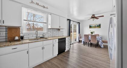 Peaceful Quiet Home Near Quantico Base Quick Access to I-95 & Fredericksburg