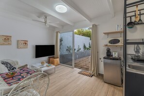 Interior - Holiday Apartment 'Casita El Peñoncito' with Views of Teide, Private Terrace and Wi-Fi (Tacoronte)