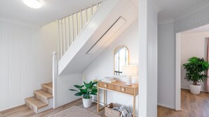 Interior - Chrissy Home ~ The naturally charming coastal utopia! (Werri Beach)