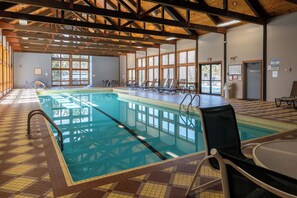 Piscine intérieure, piscine extérieure