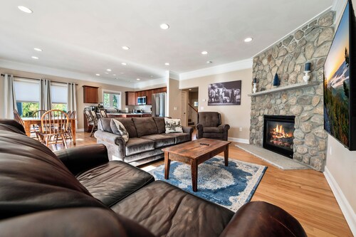 White Mountain Haven - Pools - Hot Tub - Loon Mtn - Fitness Center - Shop - Hike