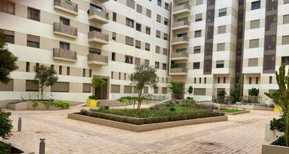 Fully equipped modern apartment in quiet residence, Near CMN airport