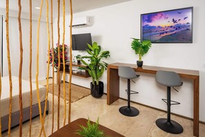 1 soverom, skrivebord, strykejern/-brett og wi-fi