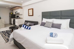 1 habitación, tabla de planchar con plancha, wifi y ropa de cama 