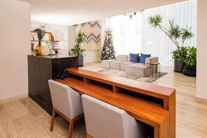 Lobby - Modernity and comfort in Torre Sofia (Cancún)