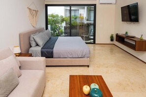 1 makuuhuone, työpöytä, silitysrauta/-lauta, Wi-Fi