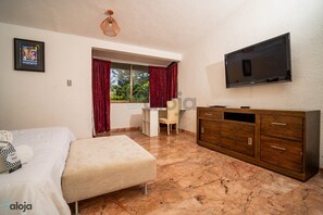 5 chambres, bureau, fer et planche à repasser, Wi-Fi