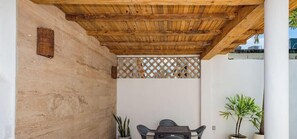 Outdoor dining - Strategically located suite with desk (Cancún)