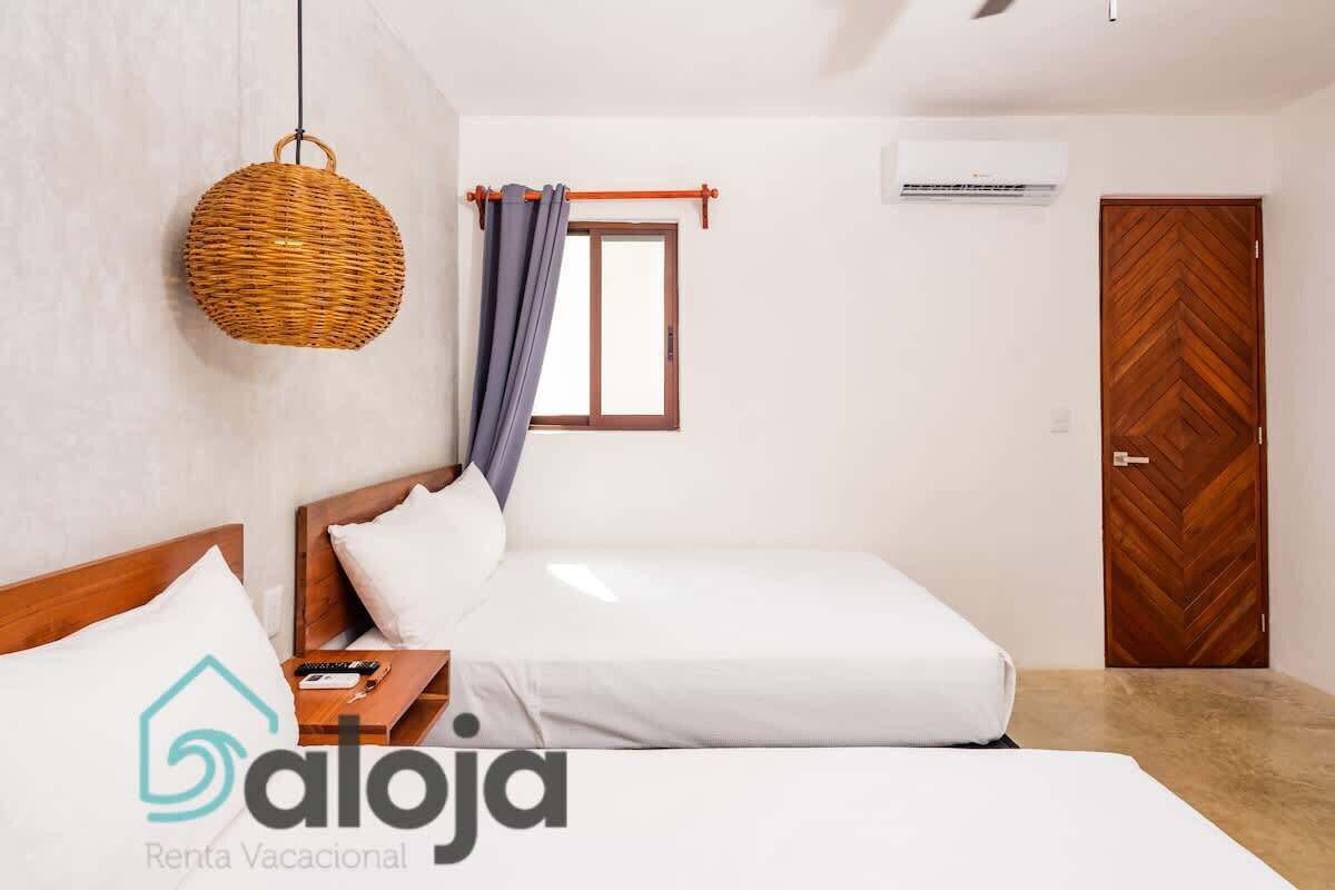 5 habitaciones, tabla de planchar con plancha, wifi y ropa de cama 
