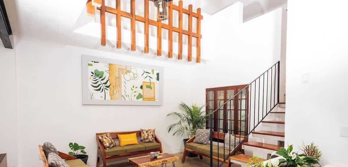 Televisión y oficina 