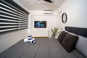 1 chambre, bureau, fer et planche à repasser, Wi-Fi