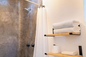 Dusche, Handtücher, Seife, Toilettenpapier