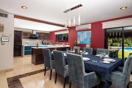 Nichupte lagoon tropical villa