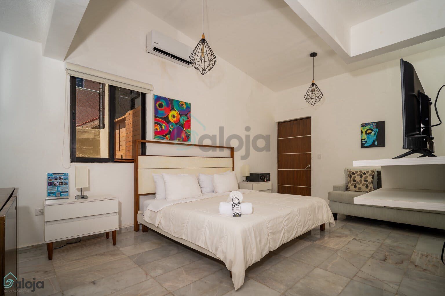 5 室のベッドルーム、デスク、アイロン / アイロン台、WiFi