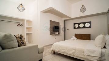 1 Schlafzimmer, Schreibtisch, BĂŒgeleisen/BĂŒgelbrett, WLAN