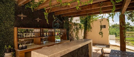 Bar (en la propiedad)