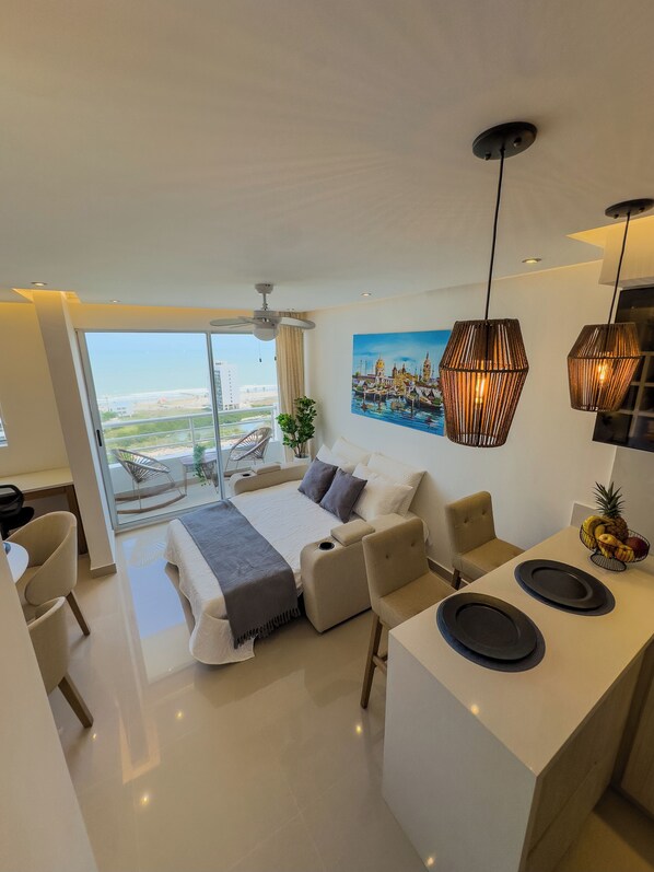 2 bedrooms, desk, iron/ironing board, WiFi