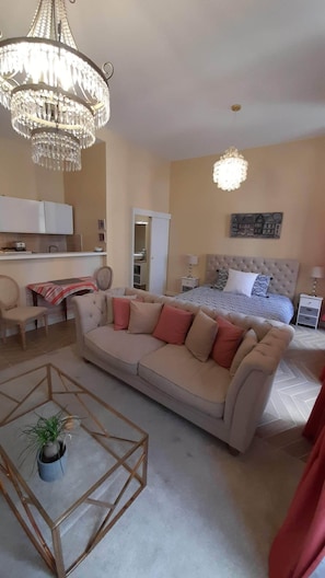 Junior Suite, City View | Private kitchen - Duc de Bretagne Luxury appart'hotel (Morlaix)