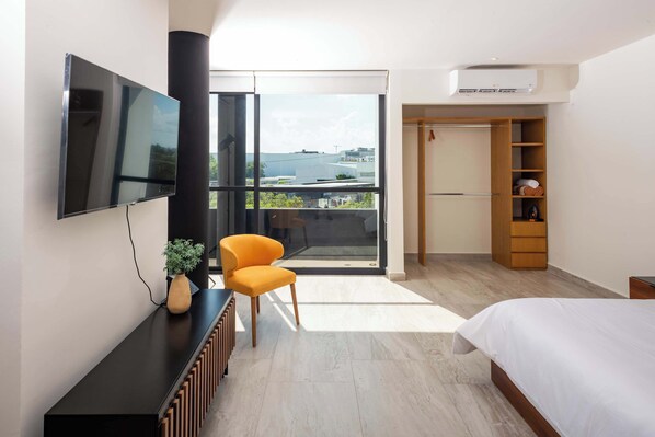 1 bedroom, iron/ironing board, WiFi, bed sheets - Spacious and modern with city views (Cancún)