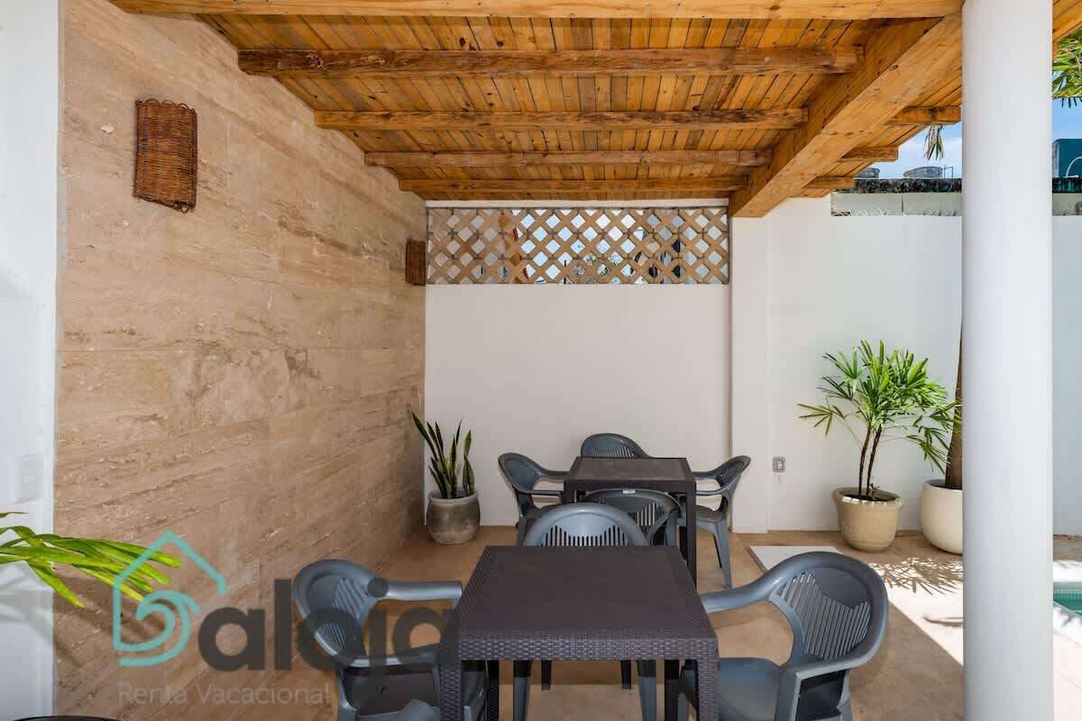 屋外ダイニングエリア