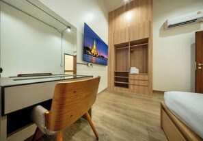 Room - Swing By (Bangkok)