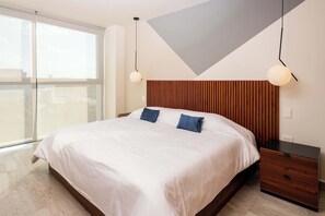 2 bedrooms, iron/ironing board, WiFi, bed sheets - Minimalist with city view (Cancún)