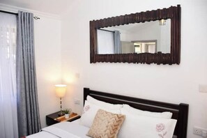 2 bedrooms, iron/ironing board, Internet, bed sheets - Zoya, 2Bed/rm Standalone Hse+Homeoffice, near JKIA (Nairobi)