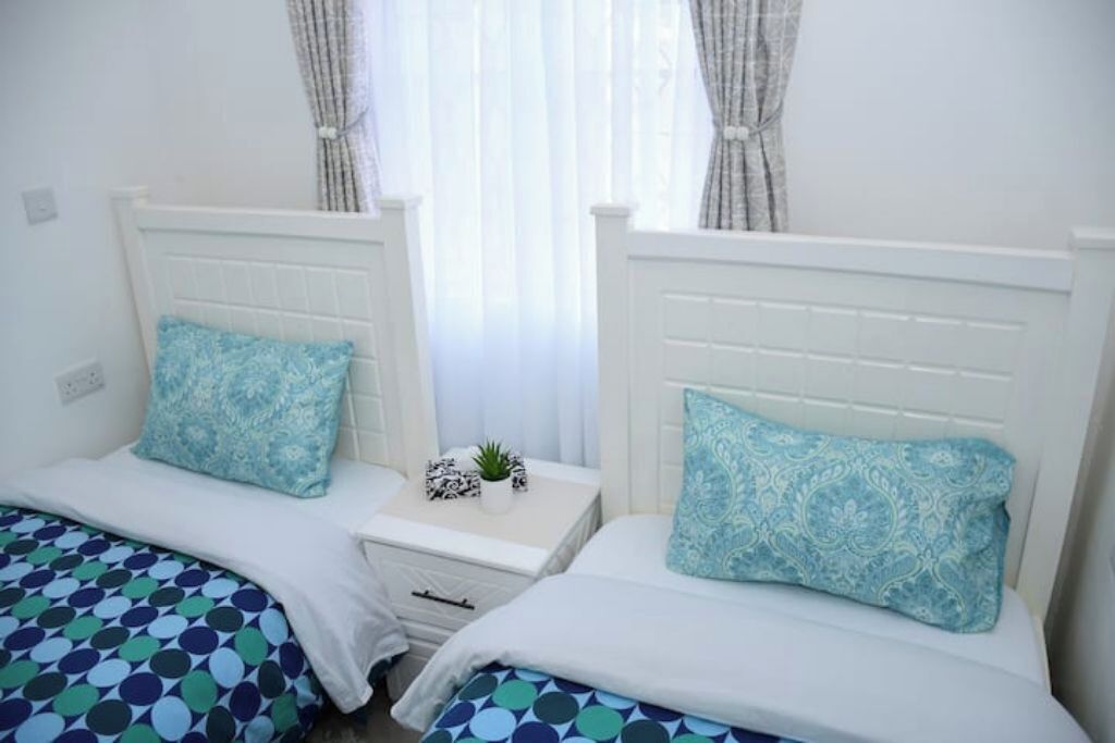 1 habitación, tabla de planchar con plancha, internet y ropa de cama 