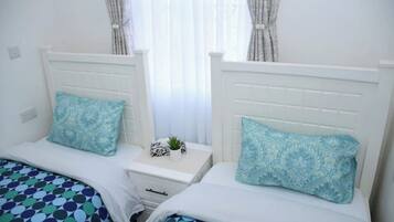 1 bedroom, iron/ironing board, internet, bed sheets